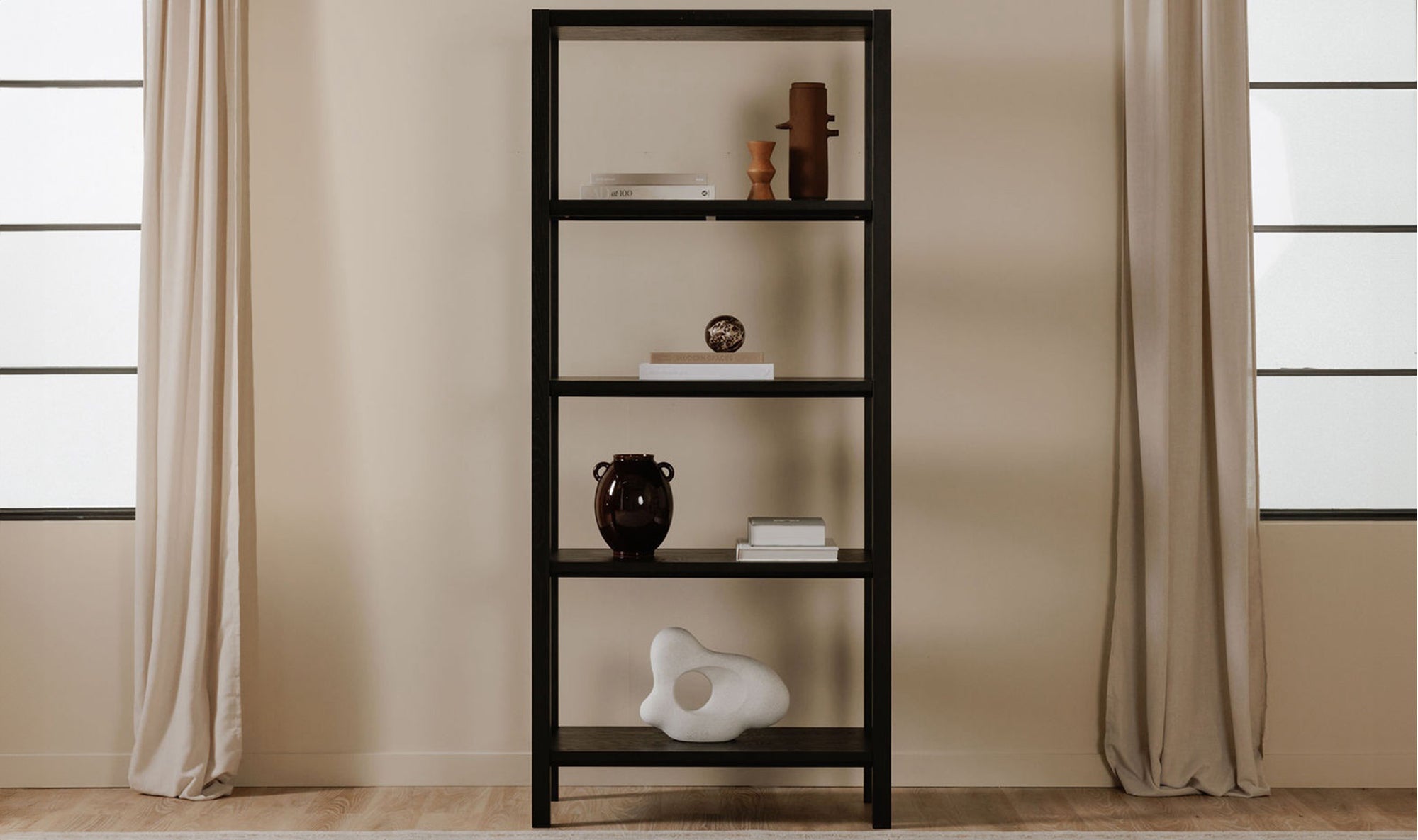 Nolan - Noir image 1