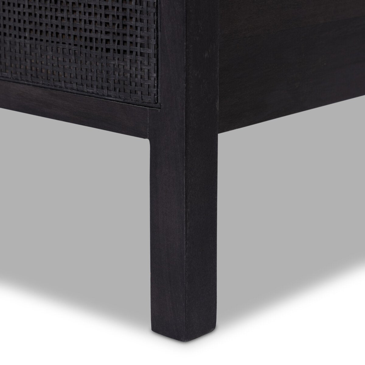 Sydney - Noir image 5