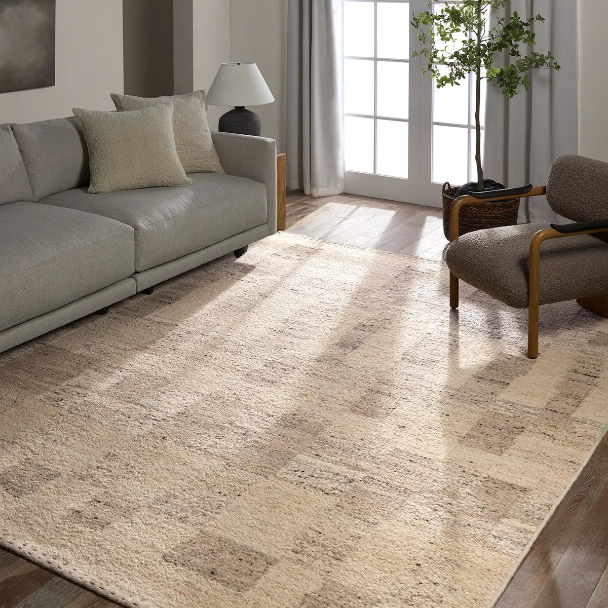 Leona - Lara image 1